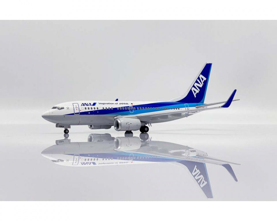 1/200 ANA B737-700 JA02AN (with Aviation Tag)