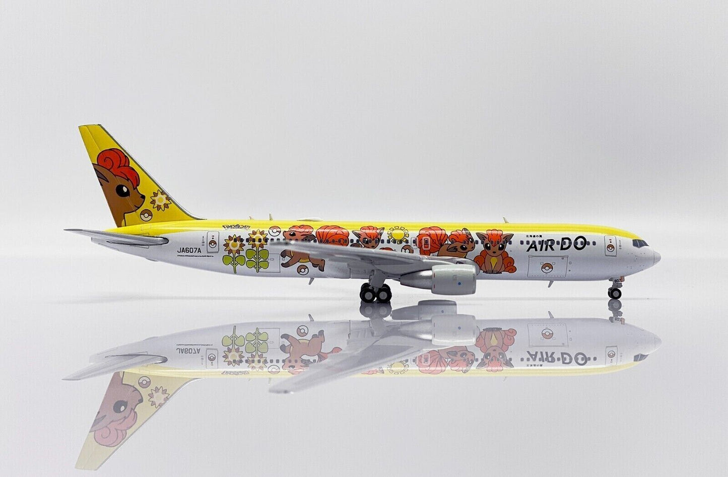 1/400 Air DO B767-300(ER) Vulpix Jet Hokkaido