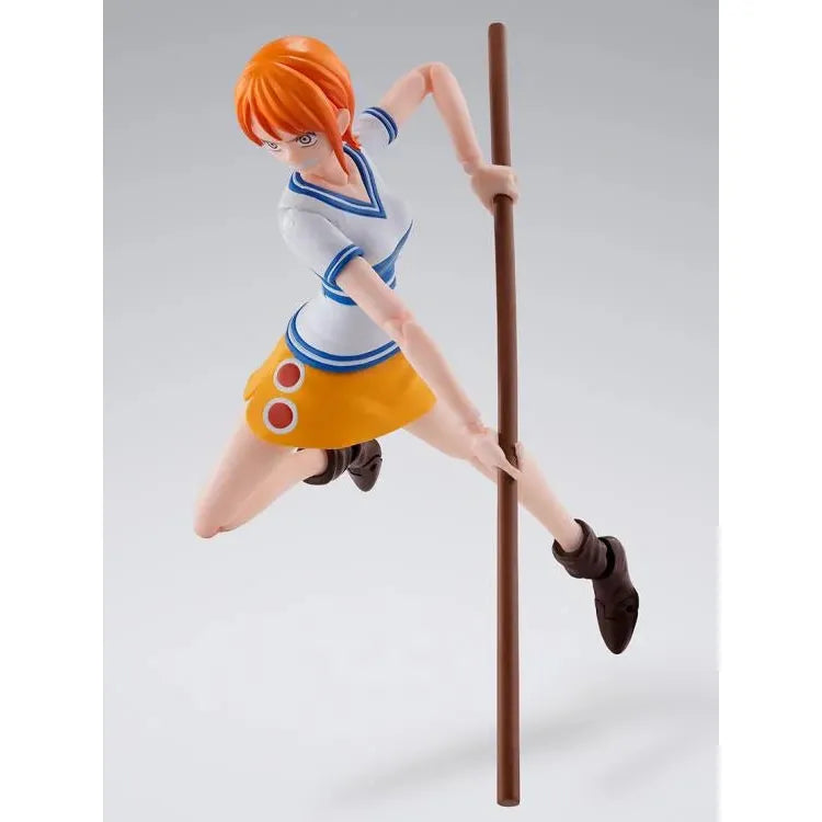 S.H.Figuarts Nami -Romance Dawn-