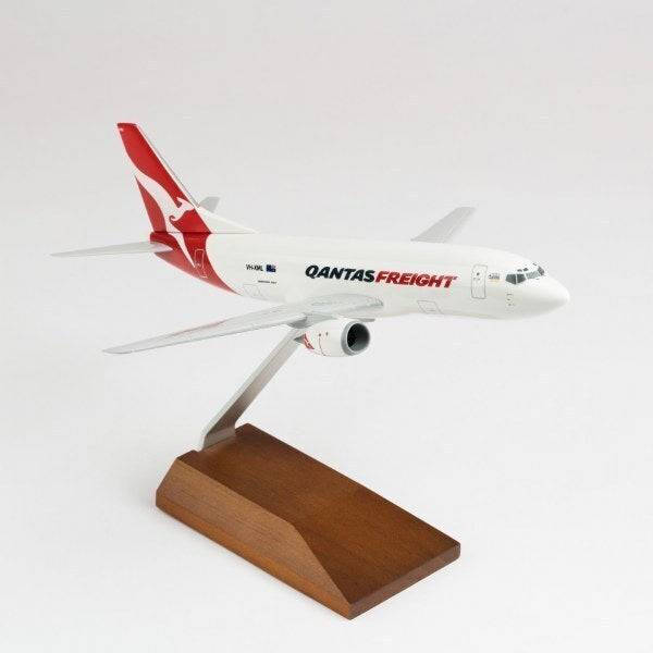 1/130 QANTAS FREIGHT B737-300F