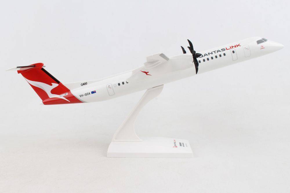 1/100 QANTASLINK Dash 8 Q400