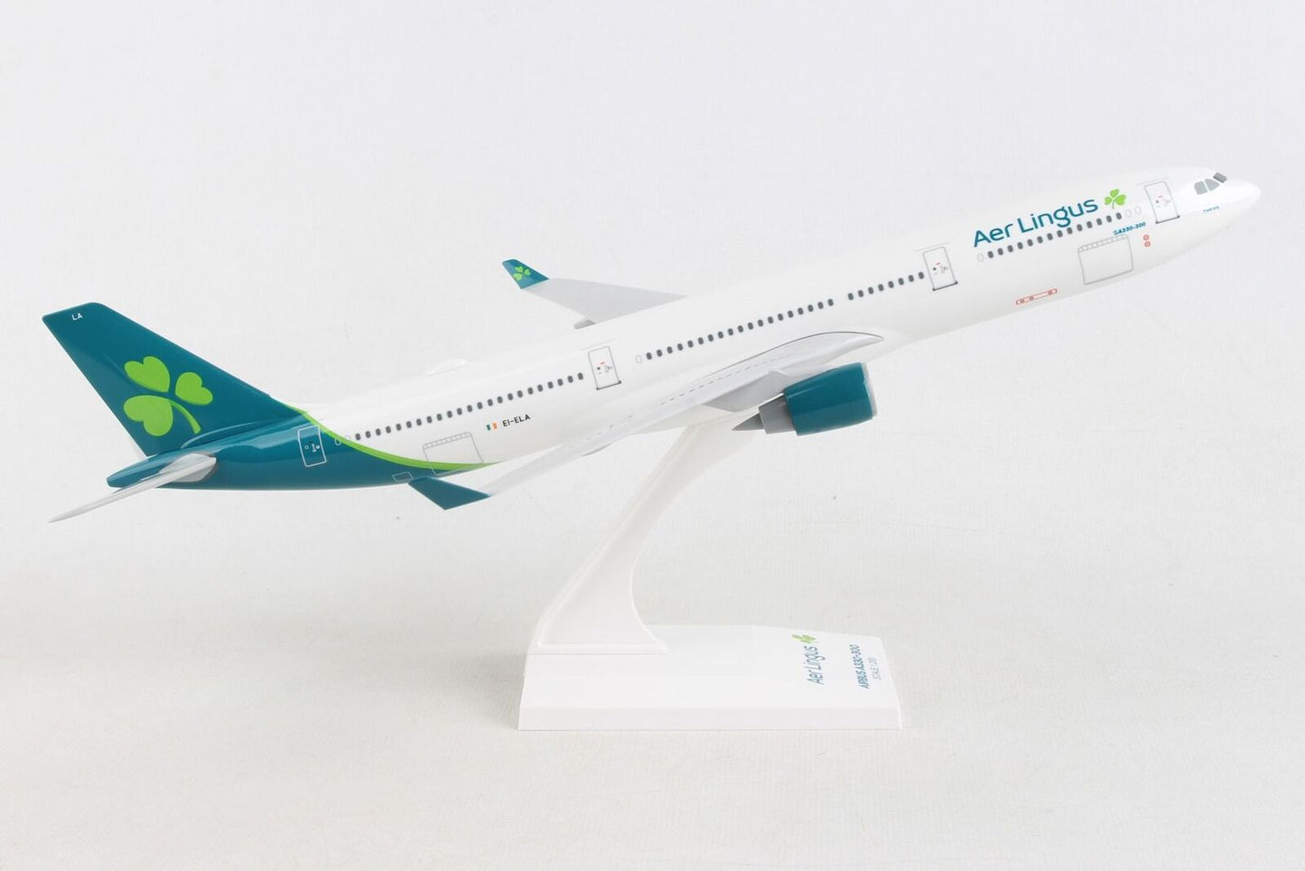 1/200 AER LINGUS A330-300 w/Gear New Livery