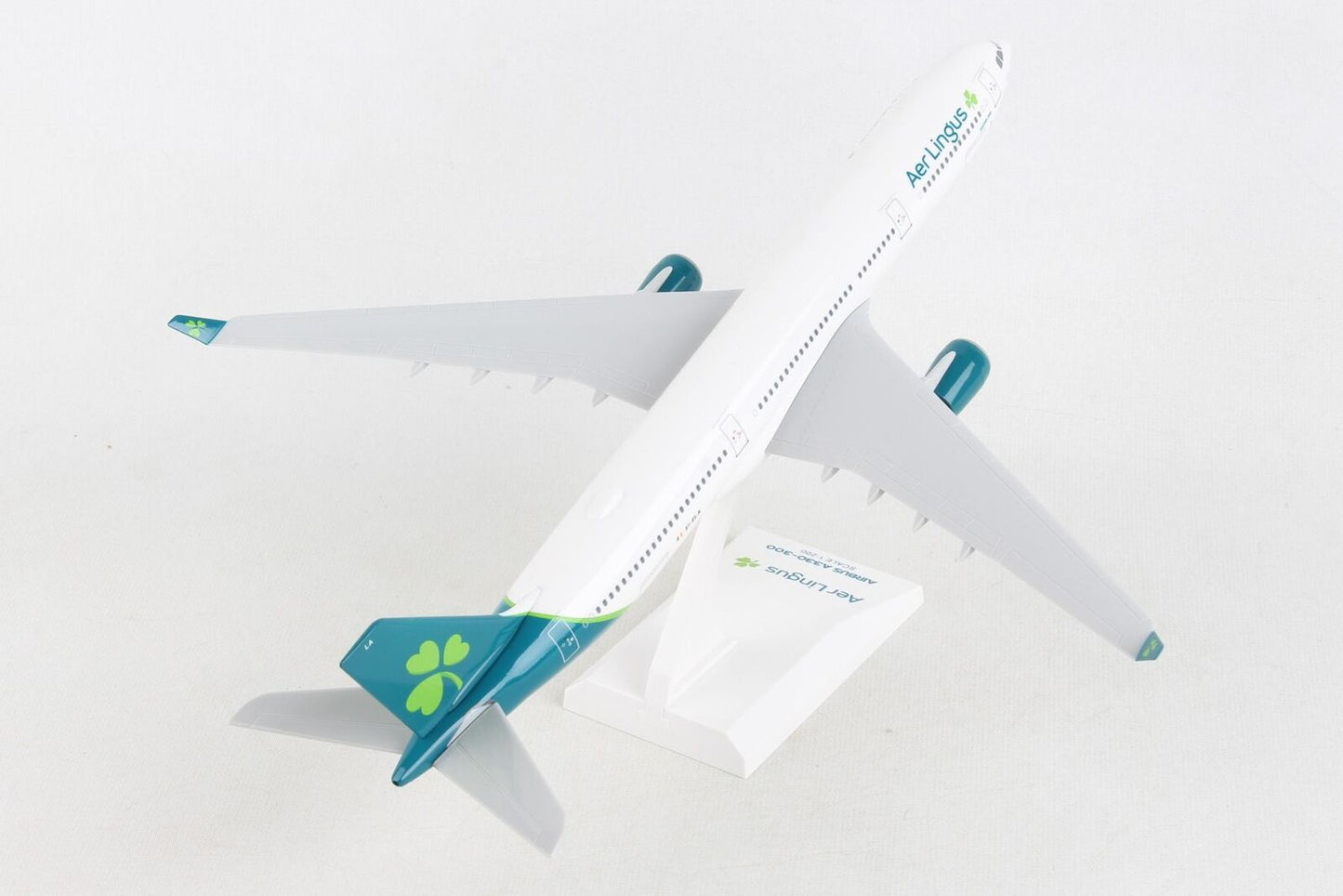 1/200 AER LINGUS A330-300 w/Gear New Livery