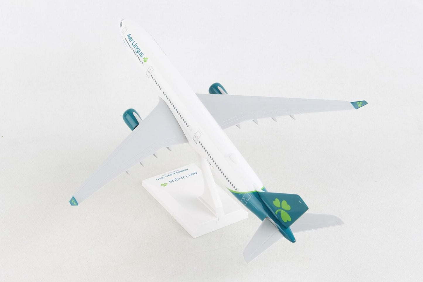 1/200 AER LINGUS A330-300 w/Gear New Livery