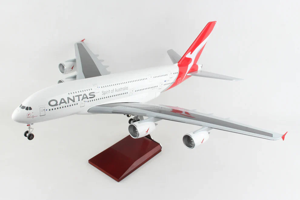 1/100 QANTAS A380 with Wooden Stand