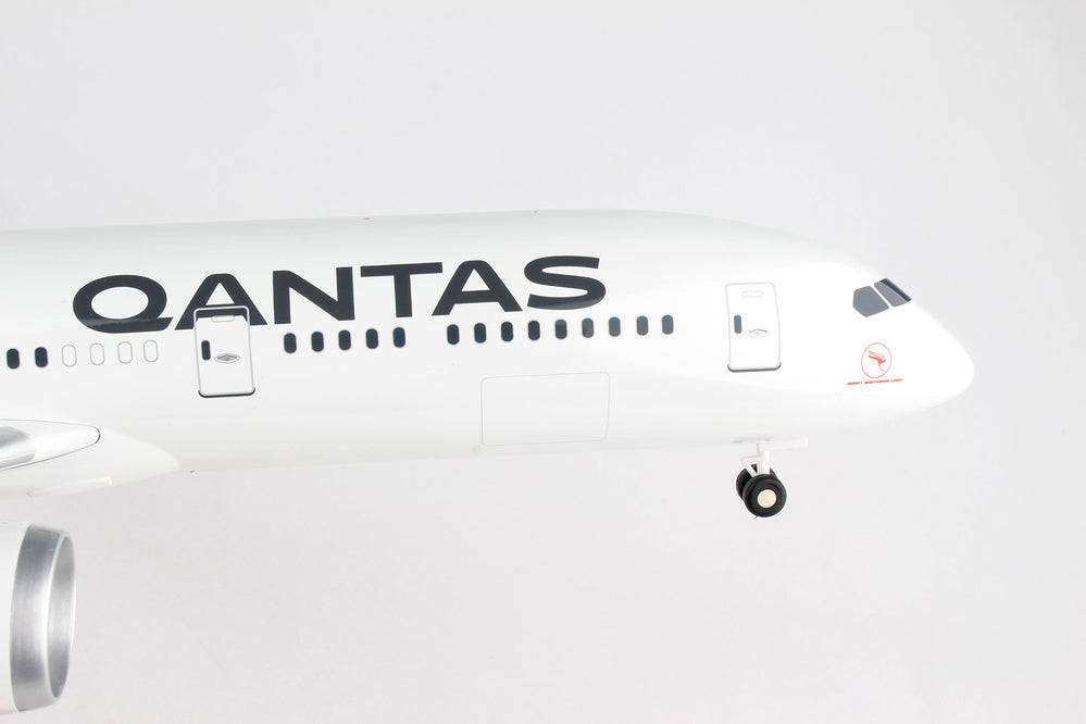 1/100 QANTAS B787-9 with Landing Gear and Wooden Stand