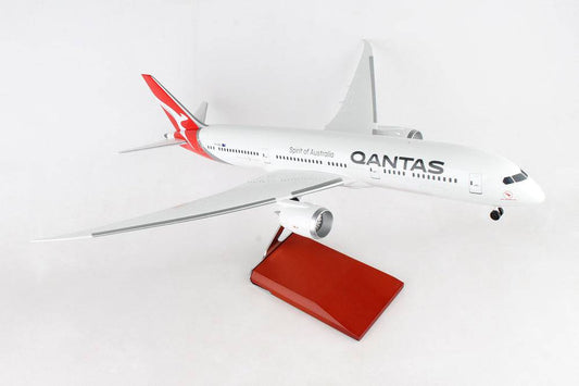 1/100 QANTAS B787-9 with Landing Gear and Wooden Stand