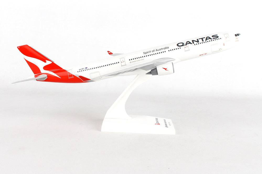 1/200 A330-300 Qantas New Livery