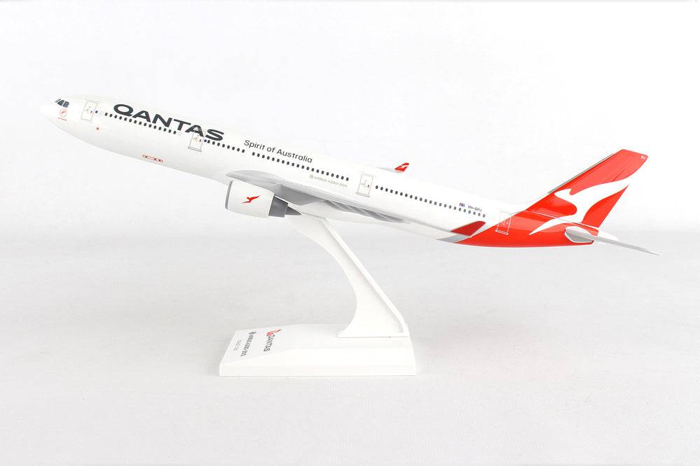 1/200 A330-300 Qantas New Livery