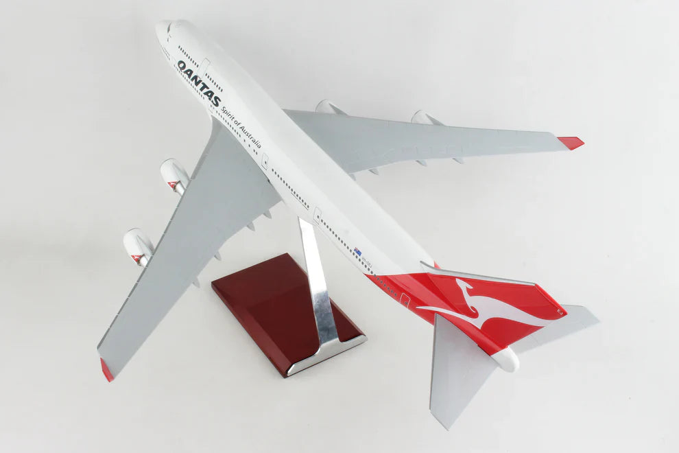 1/100 Qantas 747-400