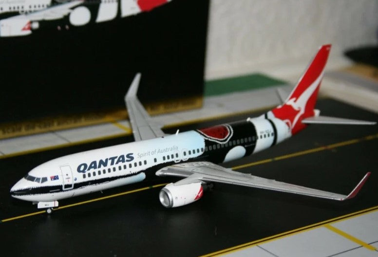 1/200 B737-800w QANTAS Mendoowoorji