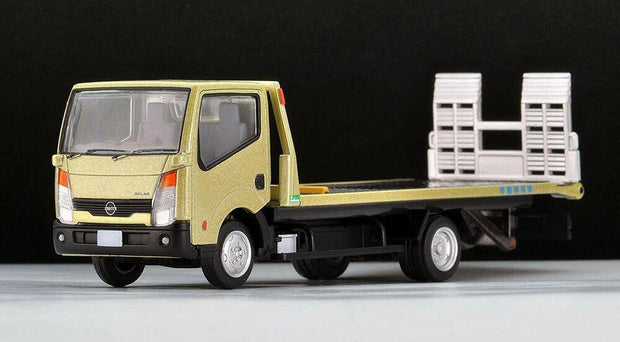 TLV-N144c NISSAN Atlas Hanamidai platform vehicle safetyroader gold
