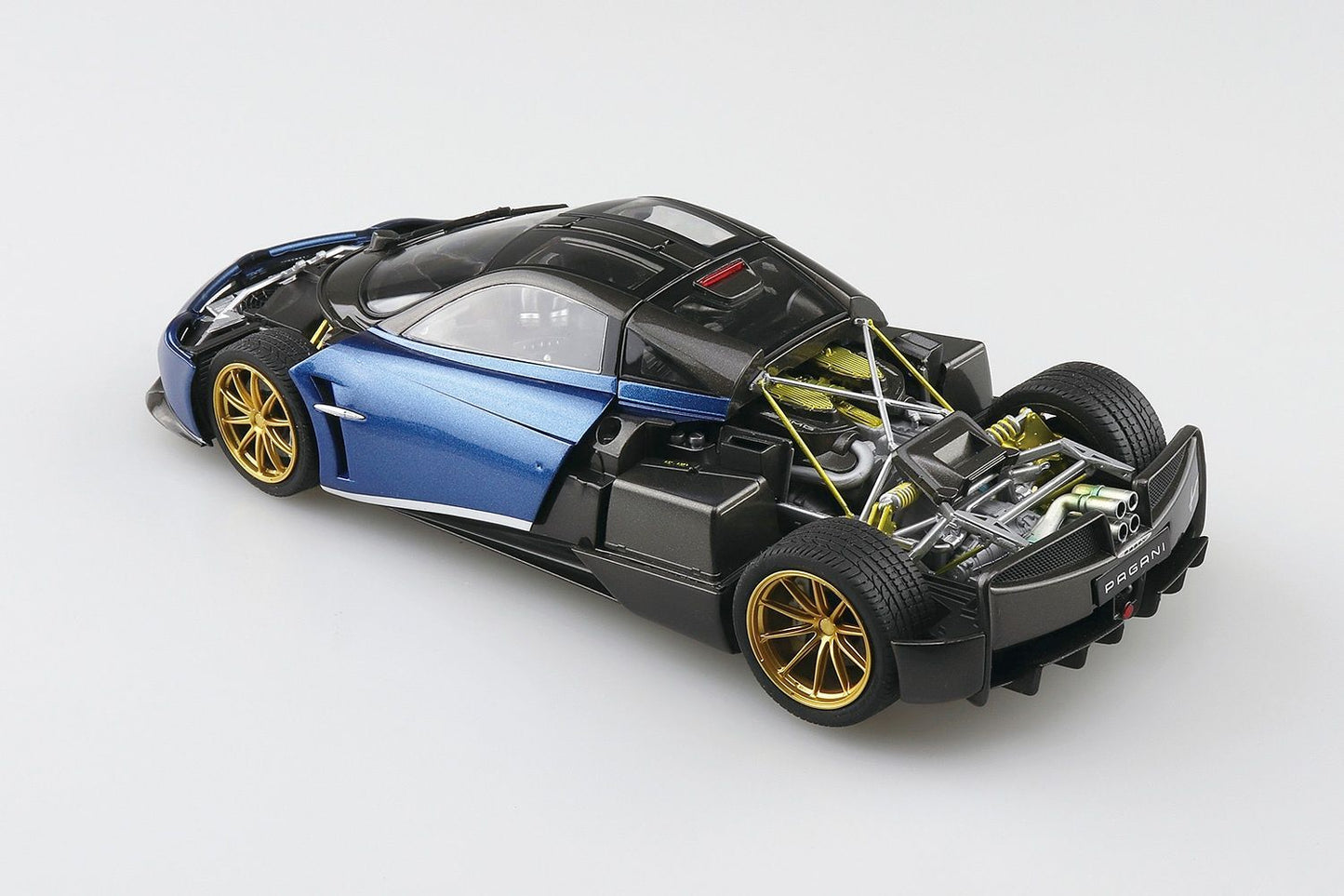 1/24 16 PAGANI HUAYRA Pacchetto Tempesta