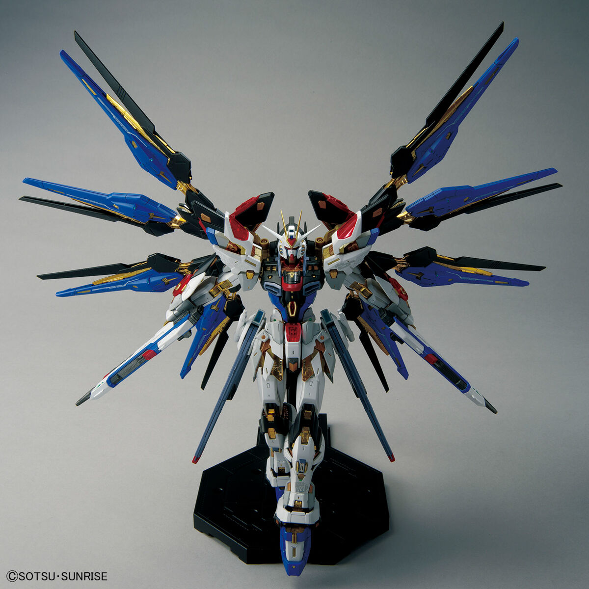 MGEX 1/100 STRIKE FREEDOM GUNDAM