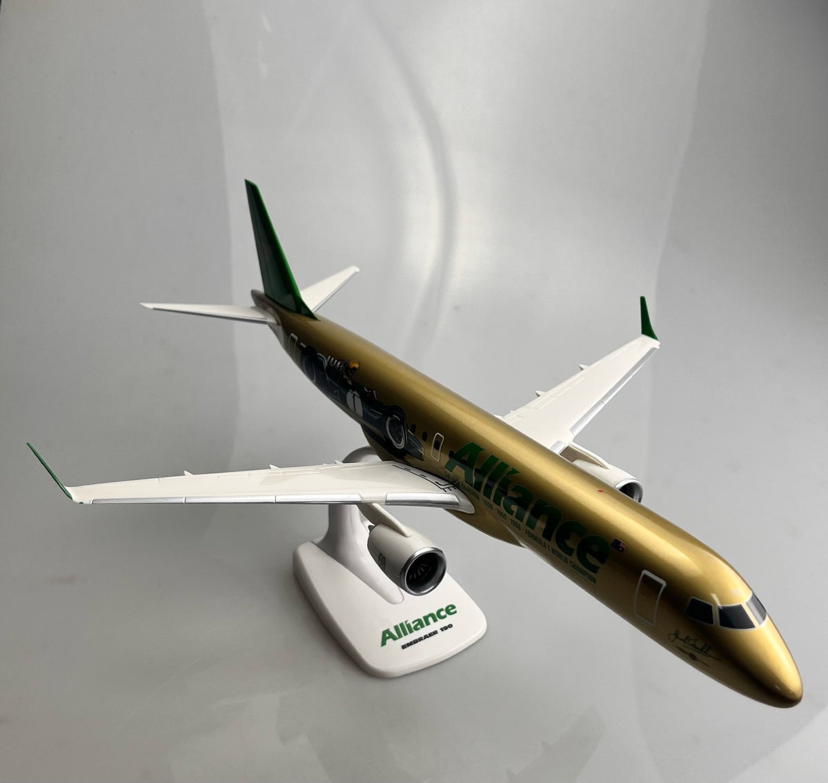 1/100 Alliance Airlines E-190 "Sir Jack Brabham"