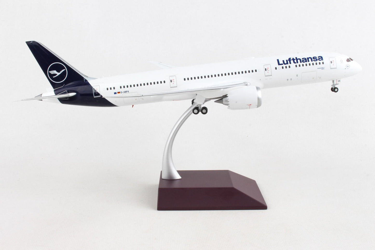 1/200 Lufthansa B787-9 D-ABPA