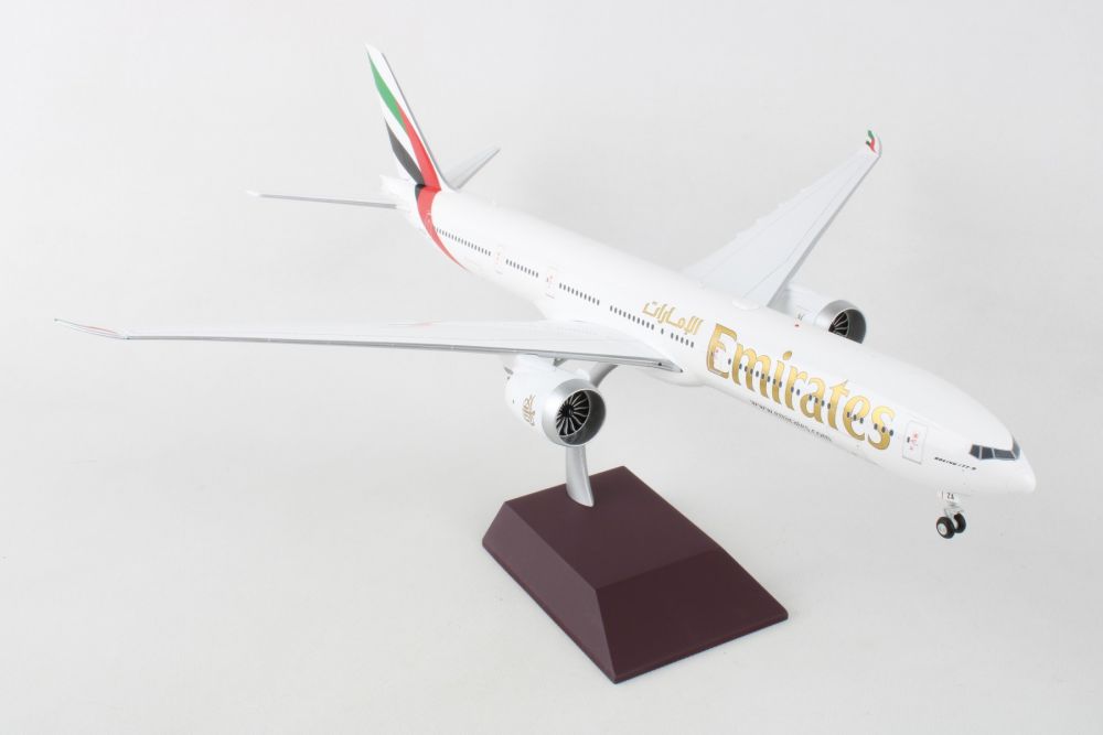 1/200 Emirates B777-9 A6-EZA