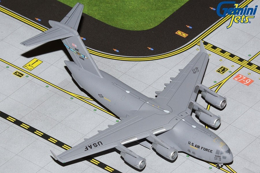 1/400 U.S. Air Force Boeing C-17 Globemaster III (Dover AFB)