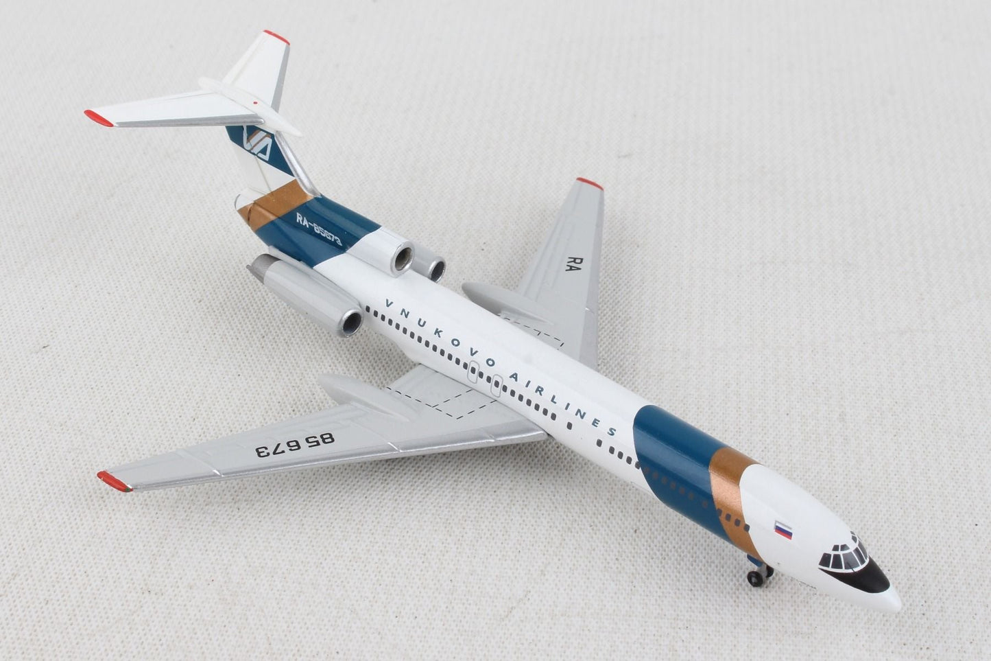 1/500 Vnukovo Airlines Tupolev TU-154M RA-85673