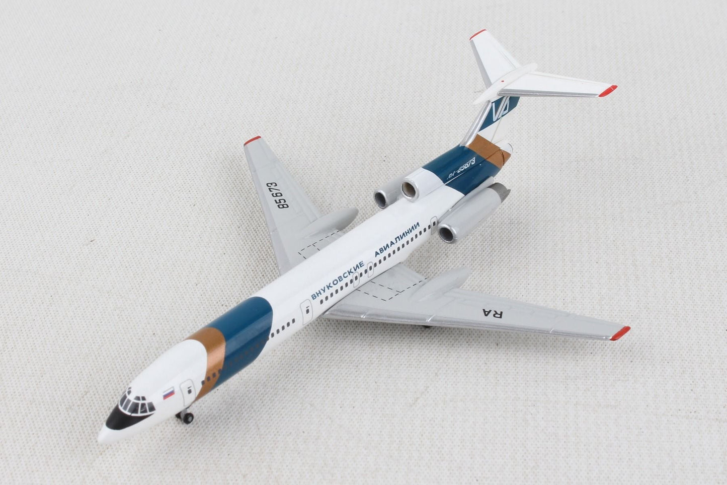 1/500 Vnukovo Airlines Tupolev TU-154M RA-85673