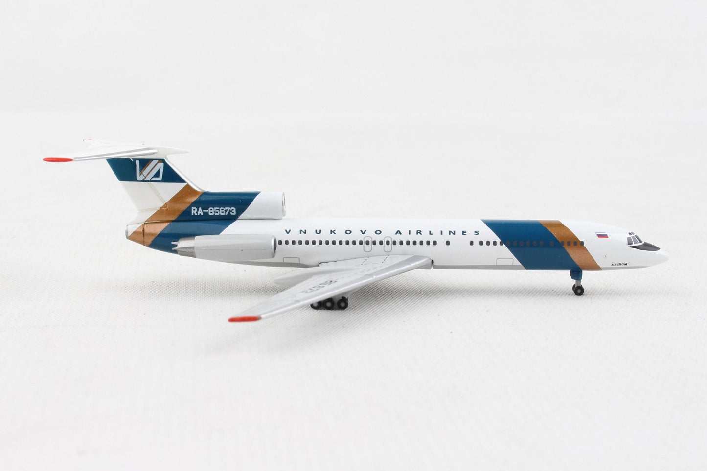 1/500 Vnukovo Airlines Tupolev TU-154M RA-85673