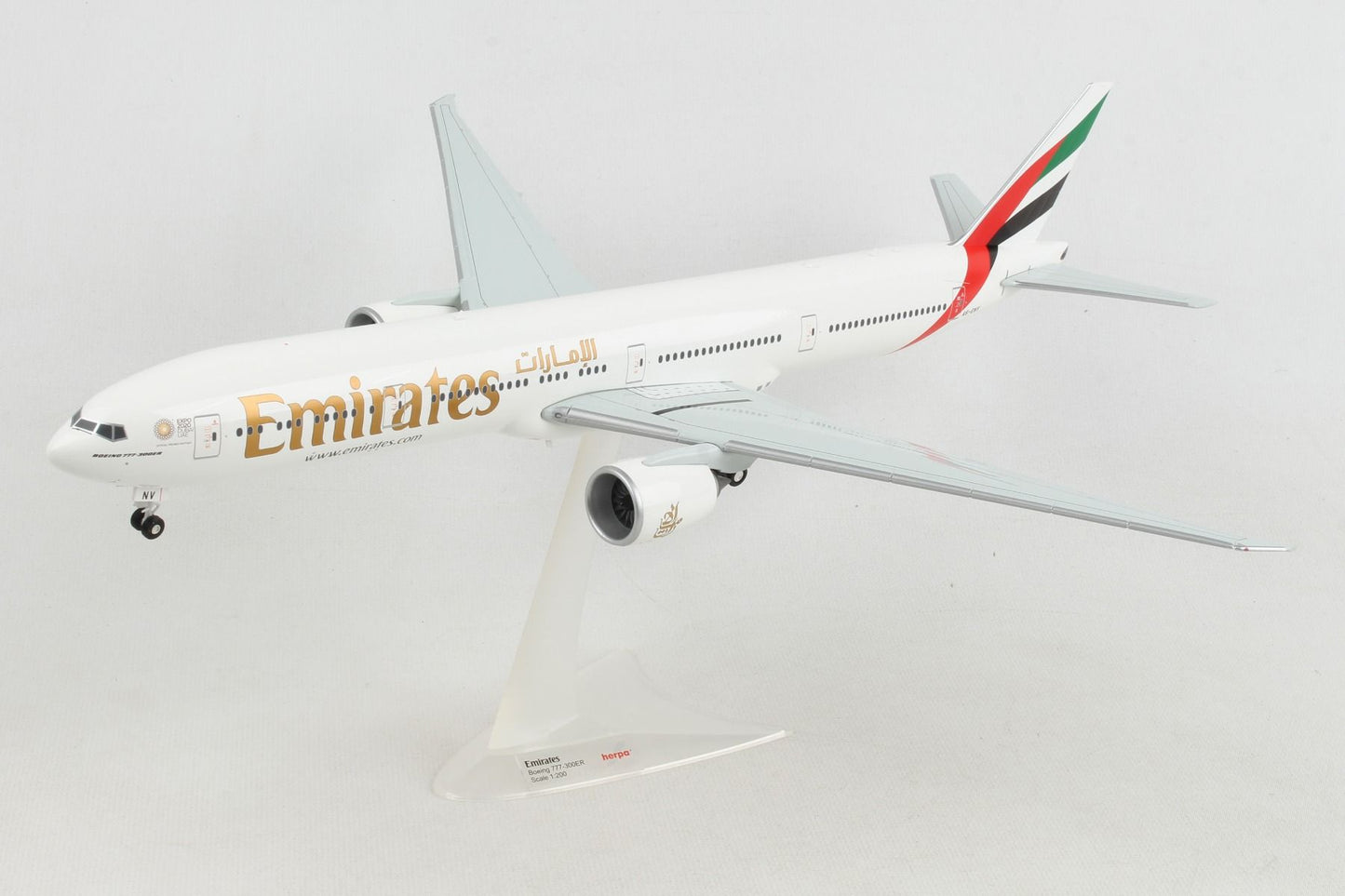 1/200 EMIRATES B777-300ER