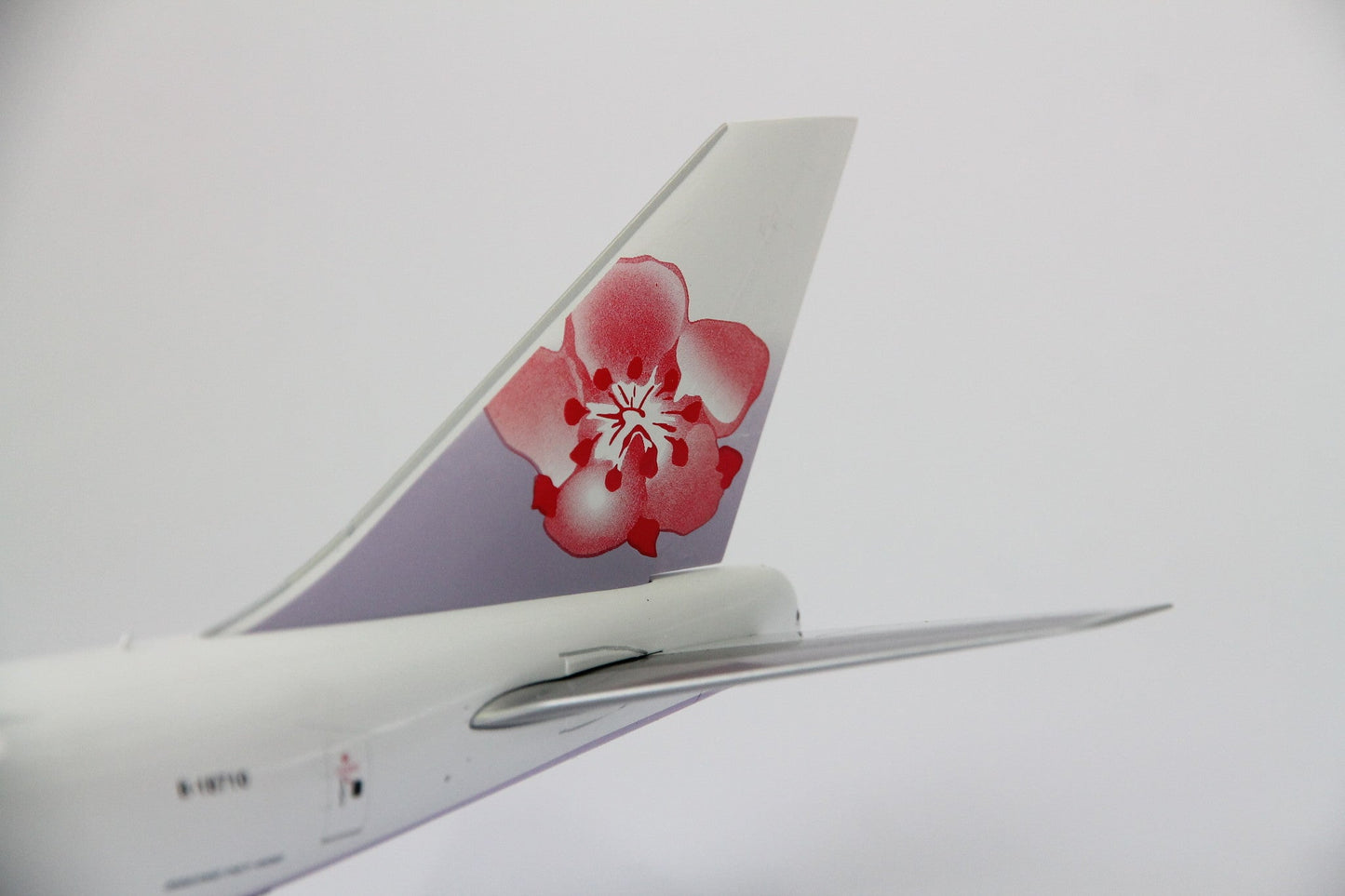 1/200 China Airlines Cargo B747-400F Interactive Series B-18710