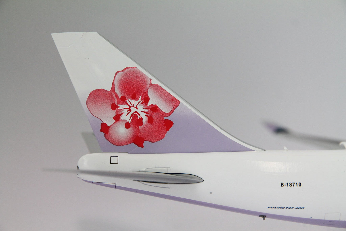 1/200 China Airlines Cargo B747-400F Interactive Series B-18710