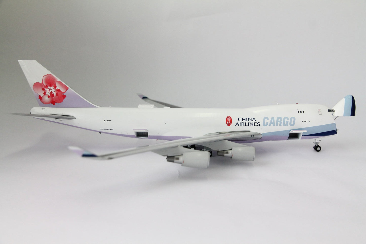 1/200 China Airlines Cargo B747-400F Interactive Series B-18710