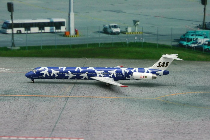 1/400 MD-82 Scandinavian Fenge Viking
