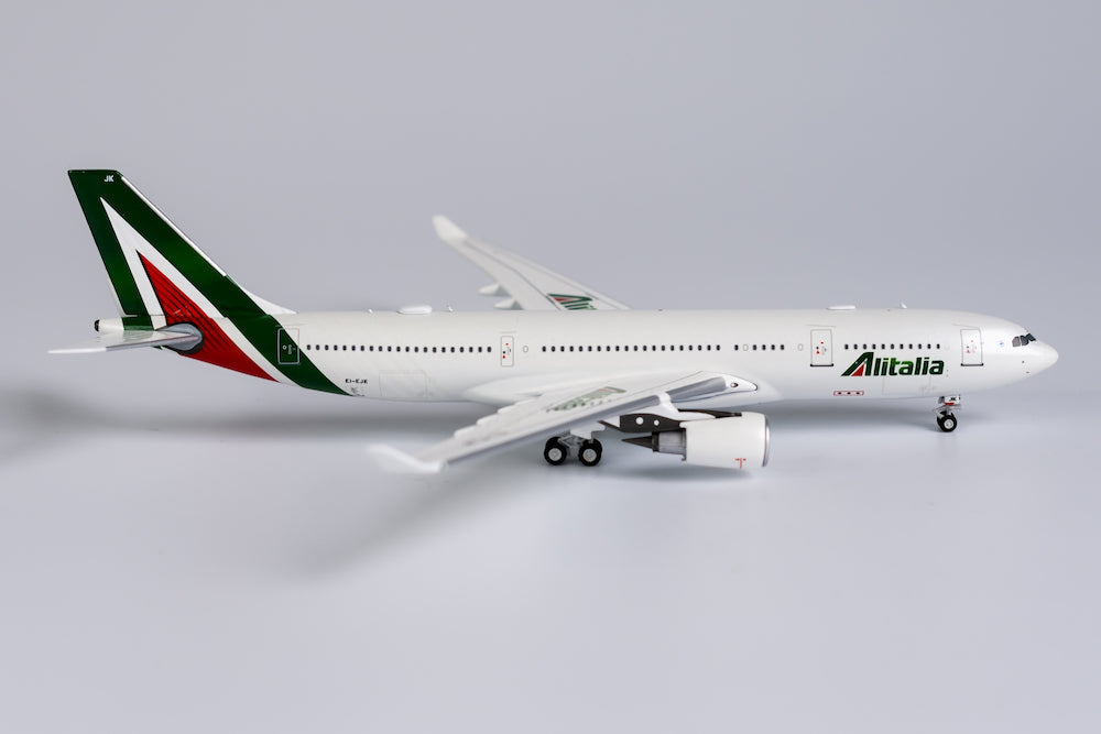 1/200 Alitalia Airbus A330-200 Giotto EL-EJK