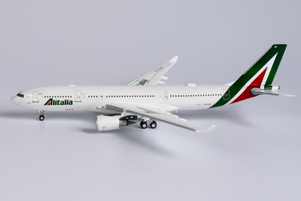 1/200 Alitalia Airbus A330-200 Giotto EL-EJK