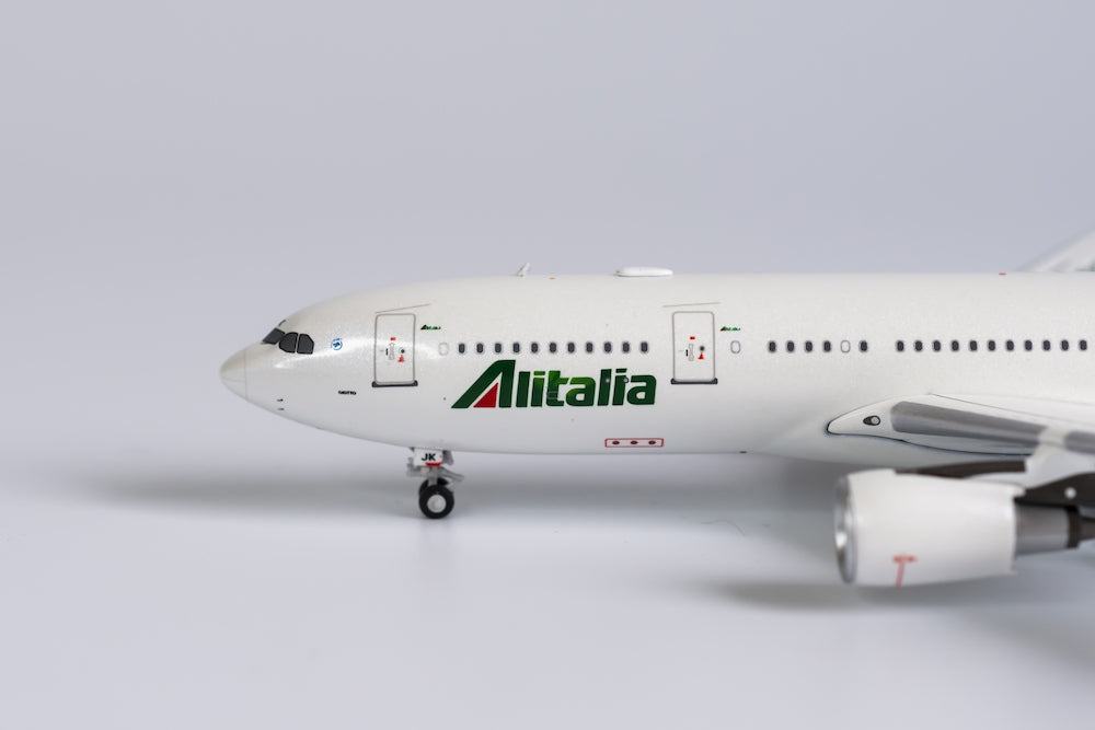 1/200 Alitalia Airbus A330-200 Giotto EL-EJK