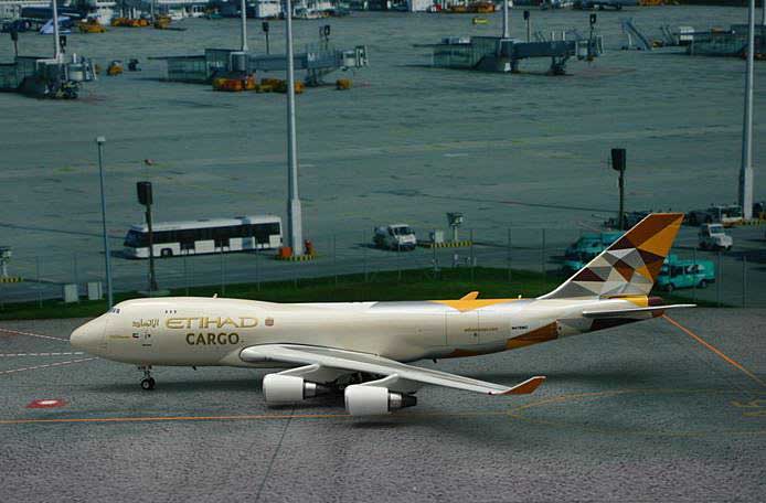 1/400 B747-400F Etihad Cargo (New Liv.)