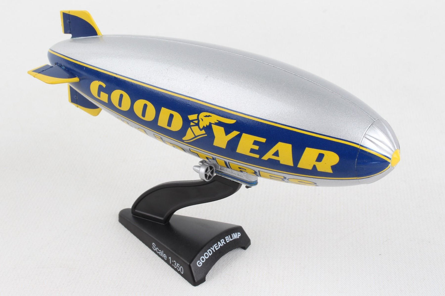 1/350 Goodyear Blimp