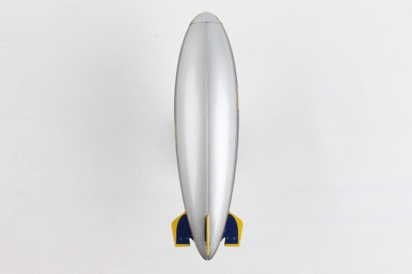 1/350 Goodyear Blimp