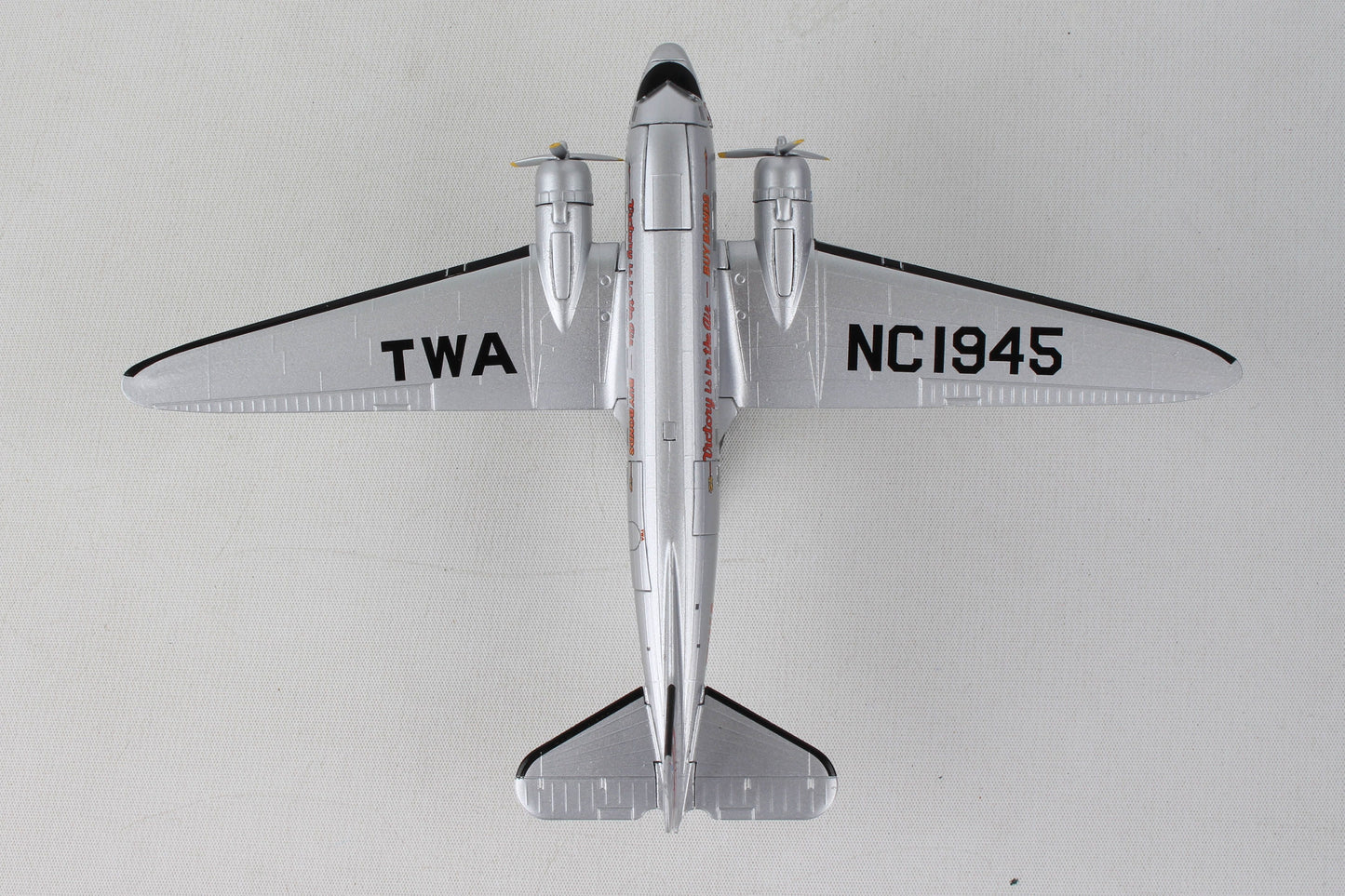 1-144 TWA DC-3