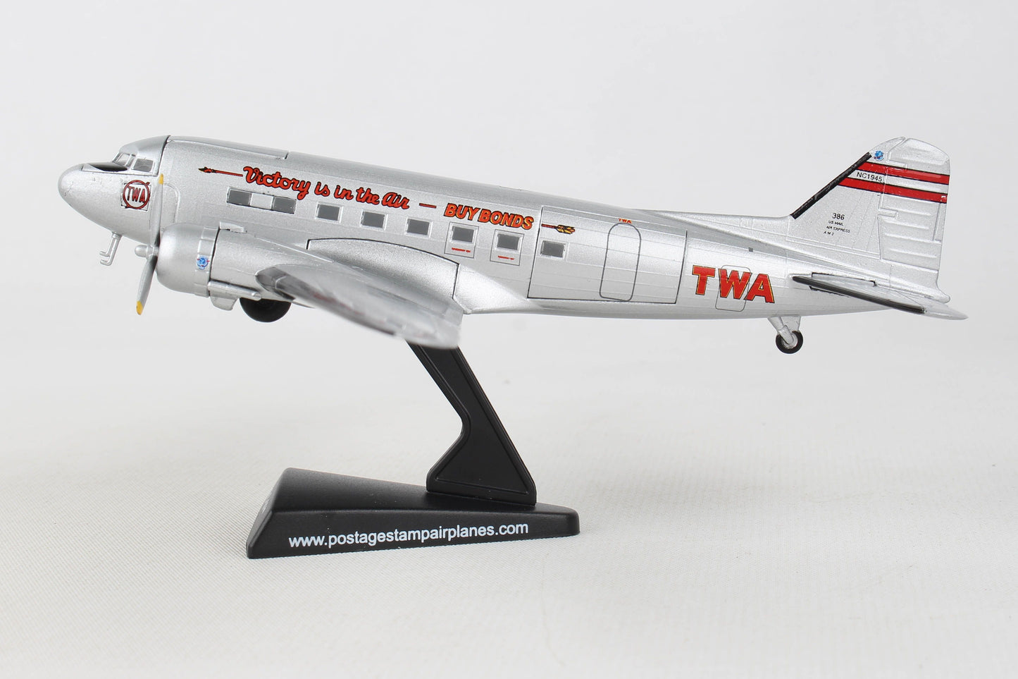 1-144 TWA DC-3