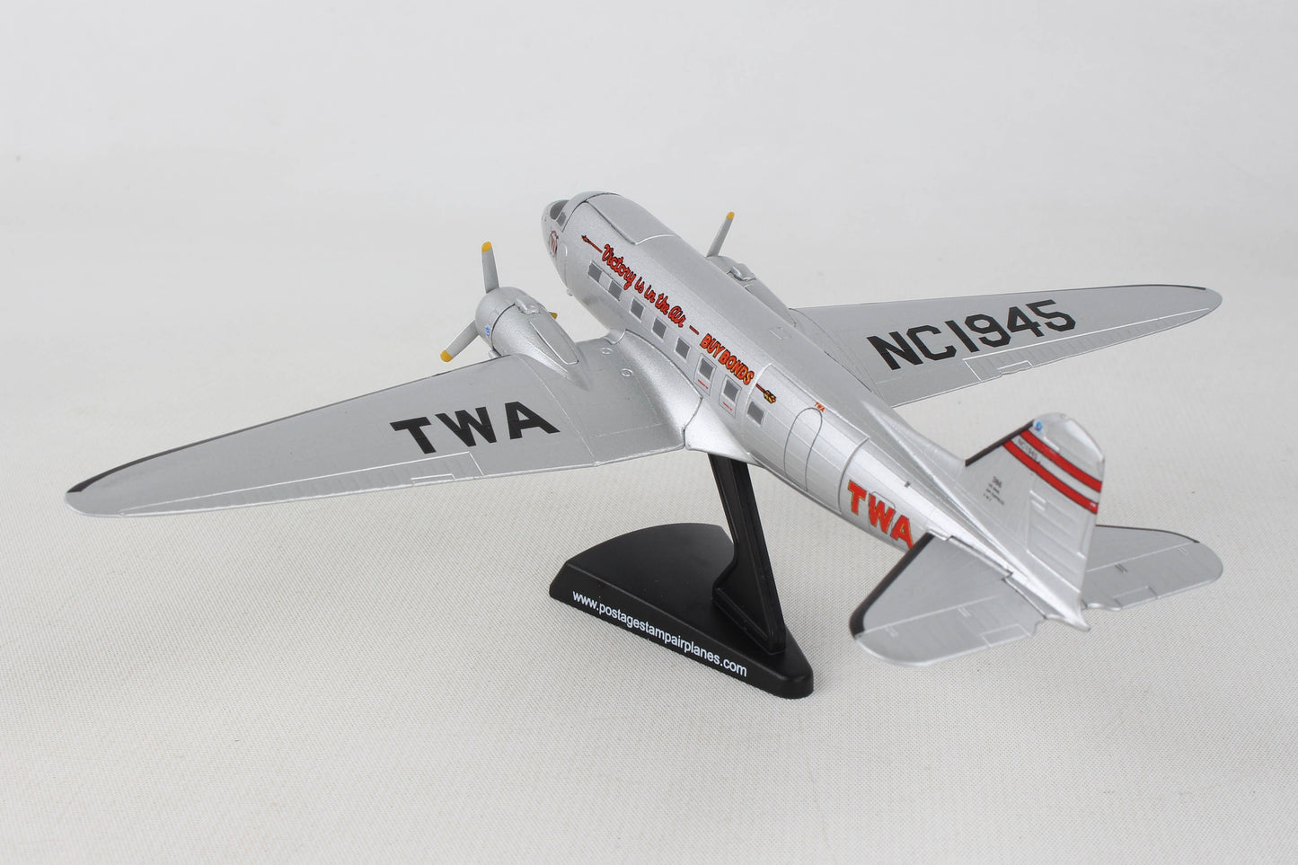 1-144 TWA DC-3