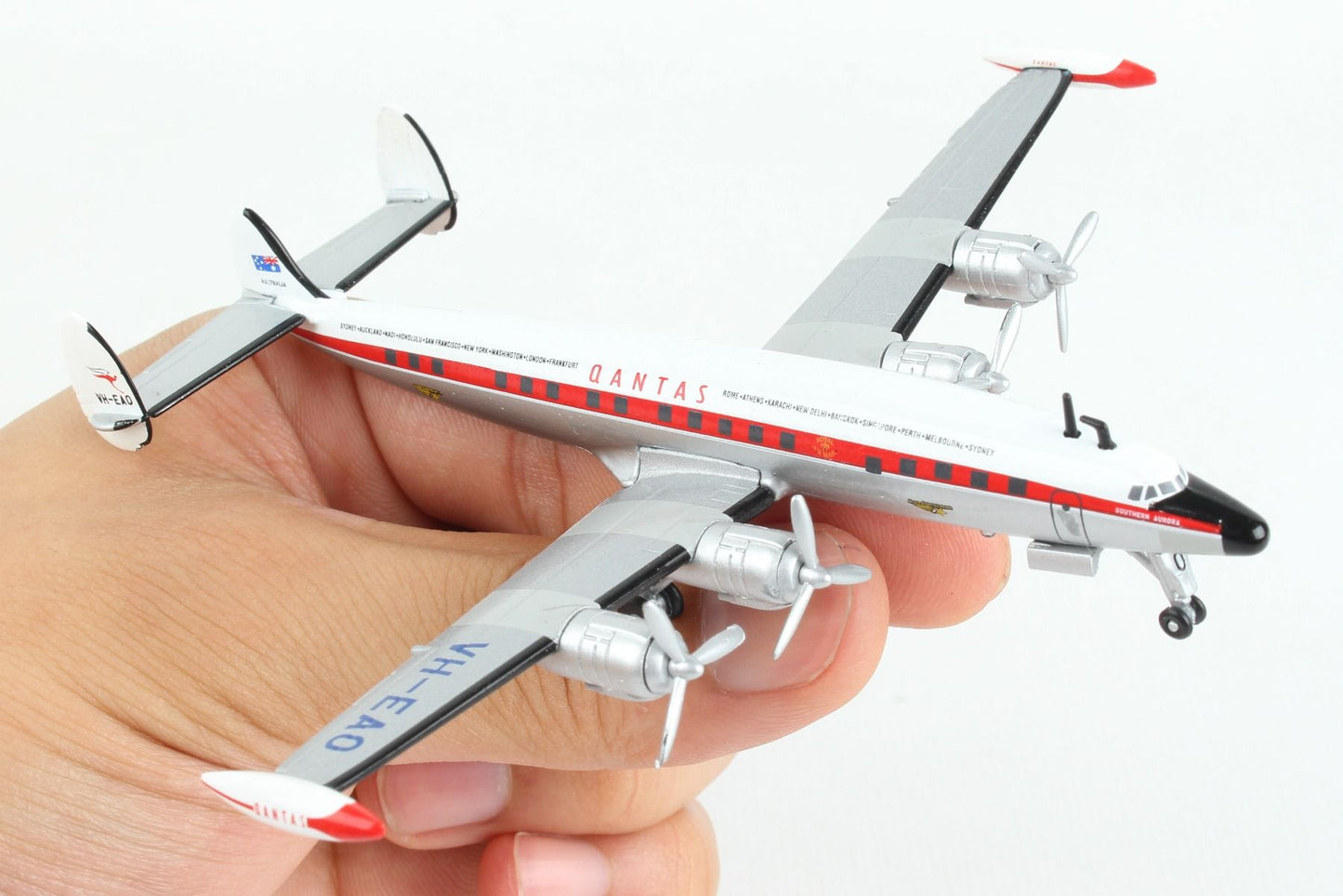 1/300 QANTAS Constellation L-1049 VH-EAO