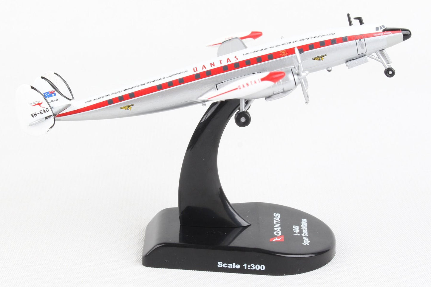 1/300 QANTAS Constellation L-1049 VH-EAO