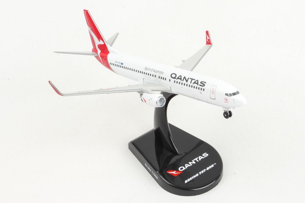 1/300 QANTAS B737-8 Alice Springs VH-VYE