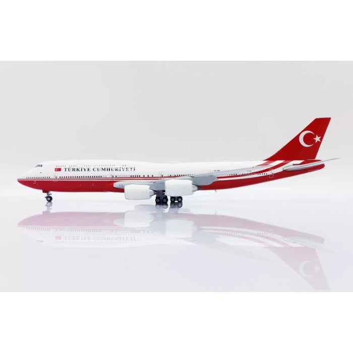 1/400 Turkey Government Boeing 747-8(BBJ) Reg: TC-TRK with Antenna