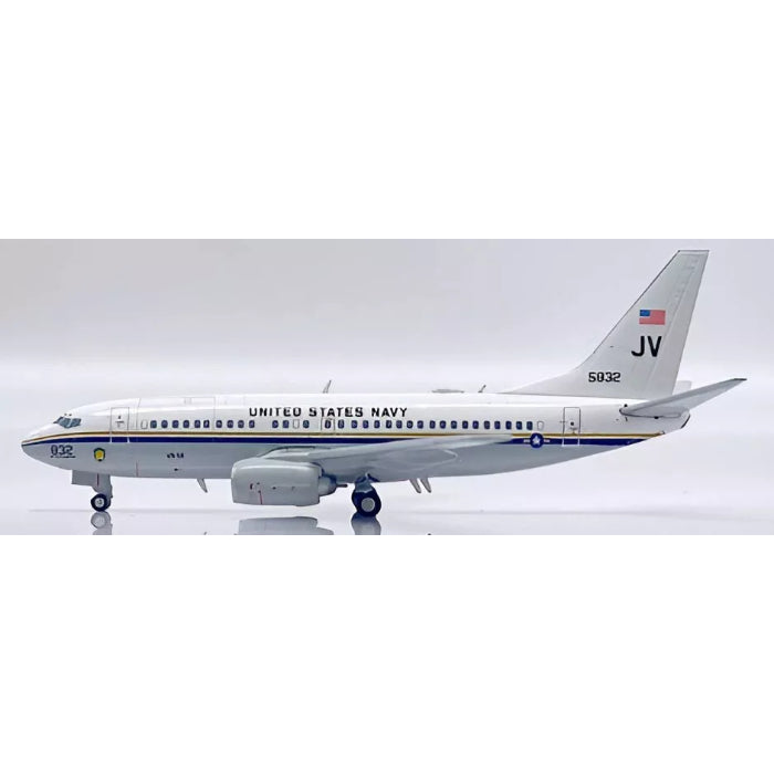 1/400 US Navy Boeing C-40A Clipper "Sunseekers" Reg: 165832 with Antenna