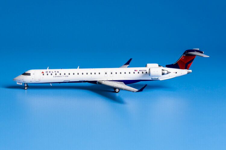 1/200 Delta Connection CRJ900 N821SK