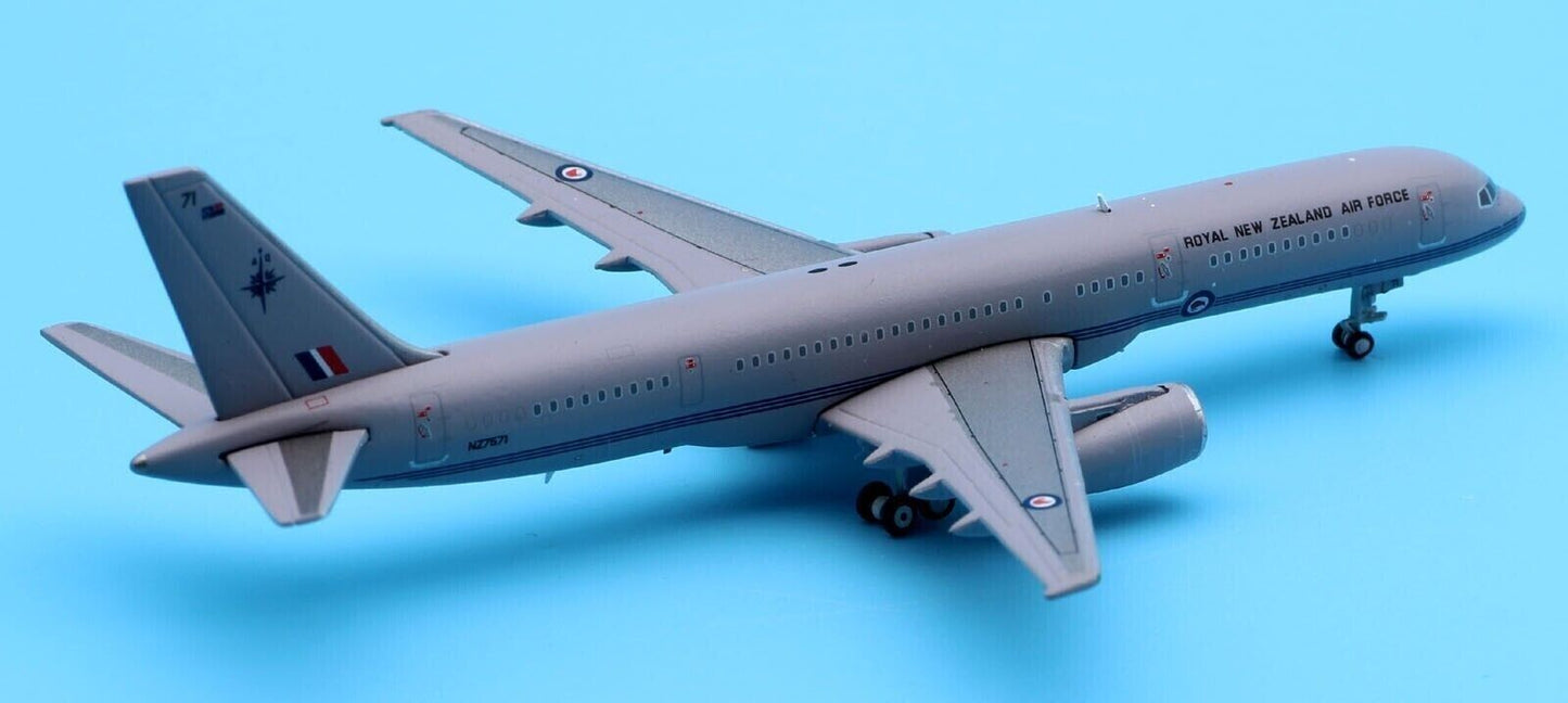 1/400 Royal New Zealand Air Force B757-200 NZ7571