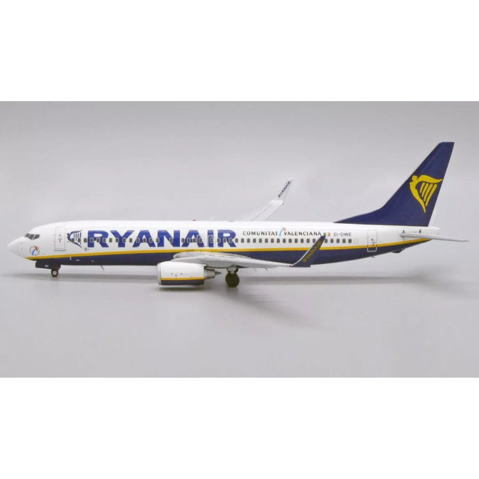 1/200 Ryanair Boeing 737-800 "Comunitat Valenciana" Reg: EI-DWE with Stand