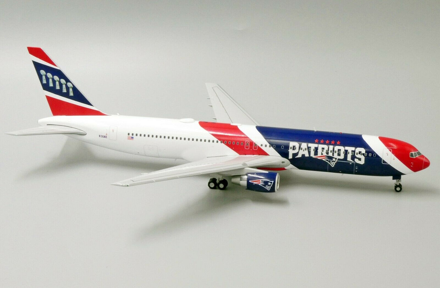 1/200 NEP B767-300 N36NE