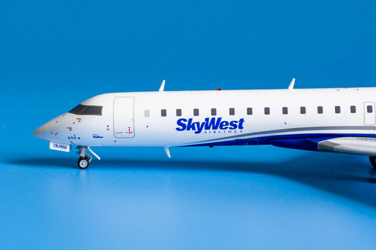 1/200 SkyWest Airlines CRJ700 N604SK