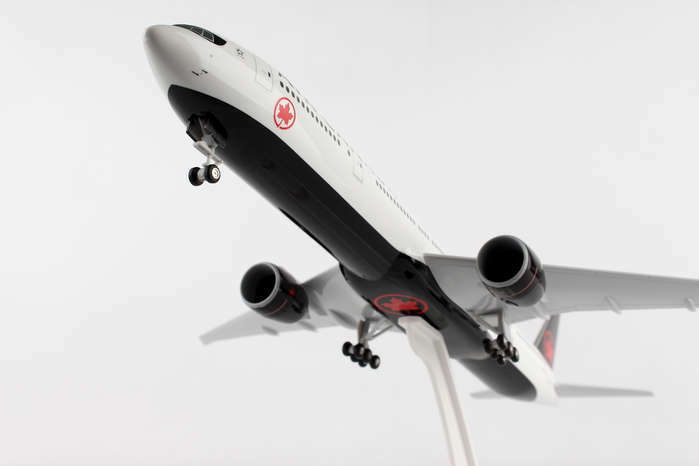 1/200 AIR CANADA B777-300 w/Gear New Livery